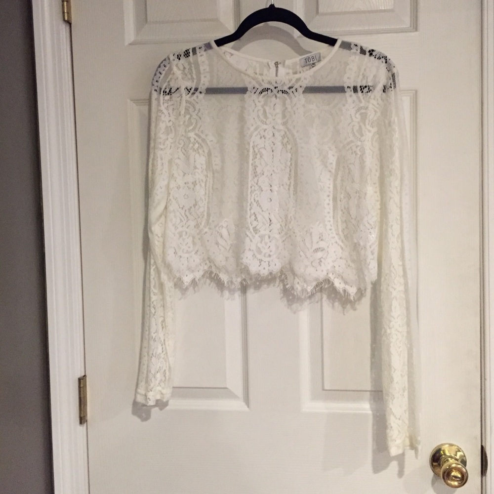 HOST PICK Tobi white lace crop top. - Picture 4 of 9